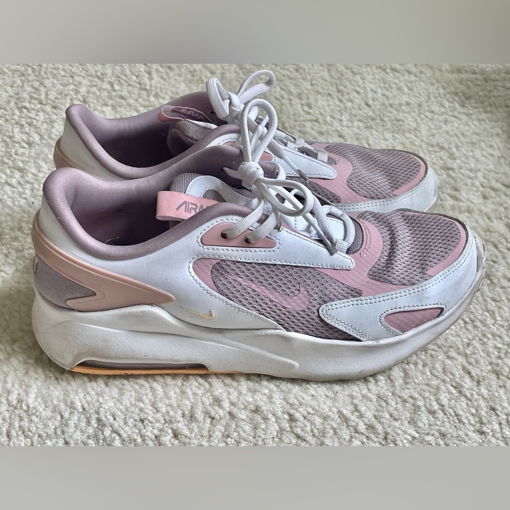 Nike Air Max Excee ~ 6Y /7.5 Women’s good condition only worn occasionally
